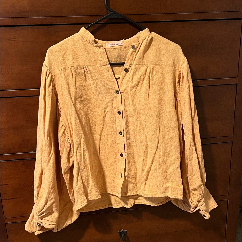 Women's Button-Up Peach Top